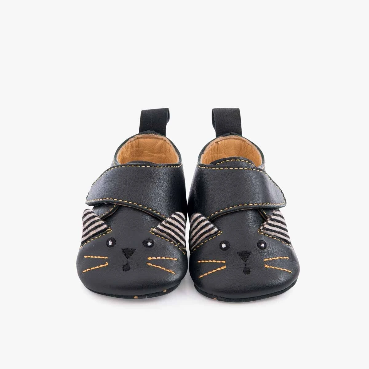 Moulin Roty Chaussons Cuir Chat Noir 4 Moulin Roty Chaussons Cuir Chat Noir – Image 4