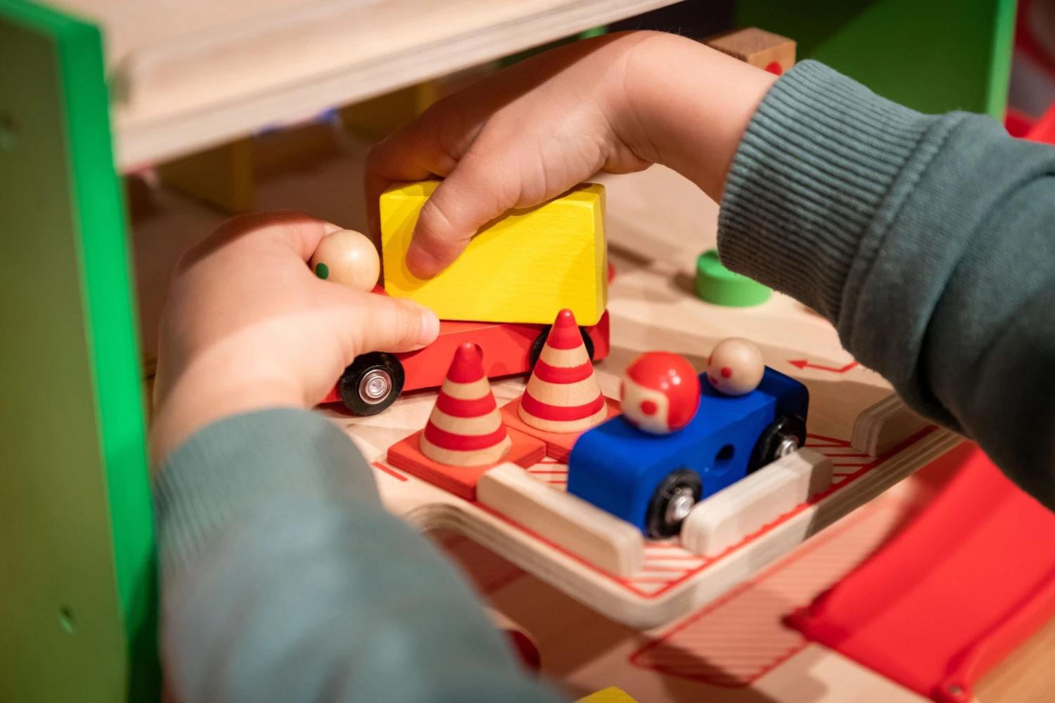 Moulin Roty Set Voiture Et Camions En Bois 2 Moulin Roty Set Voiture Et Camions En Bois – Image 2